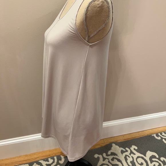 Sleeveless Top - Picture 2 of 7